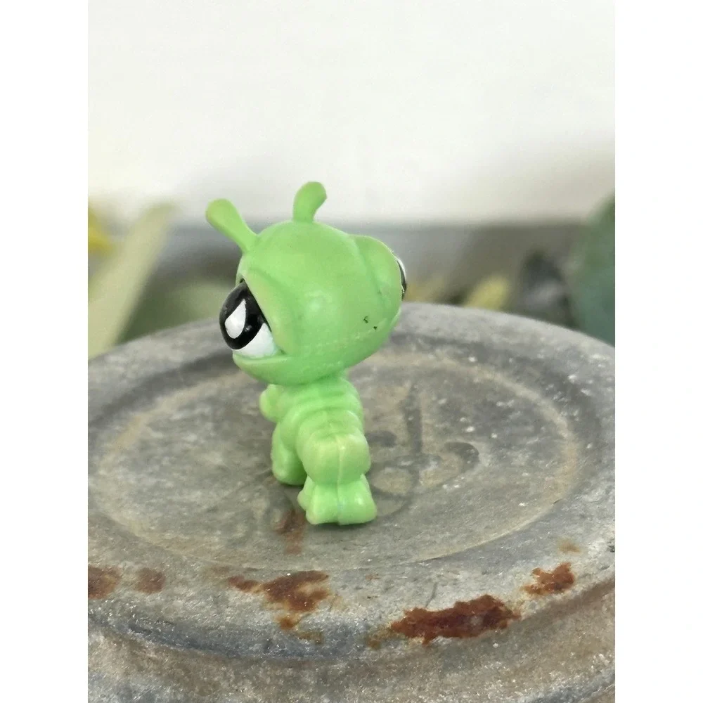 Littlest Pet Shop Sportiest critters green caterpillar authentic Hasbro